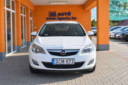 Opel Astra J 1.4 Essentia (Manuális) (2011)