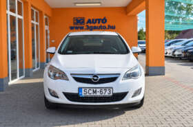 Opel Astra J 1.4 Essentia (Manuális) (2011)